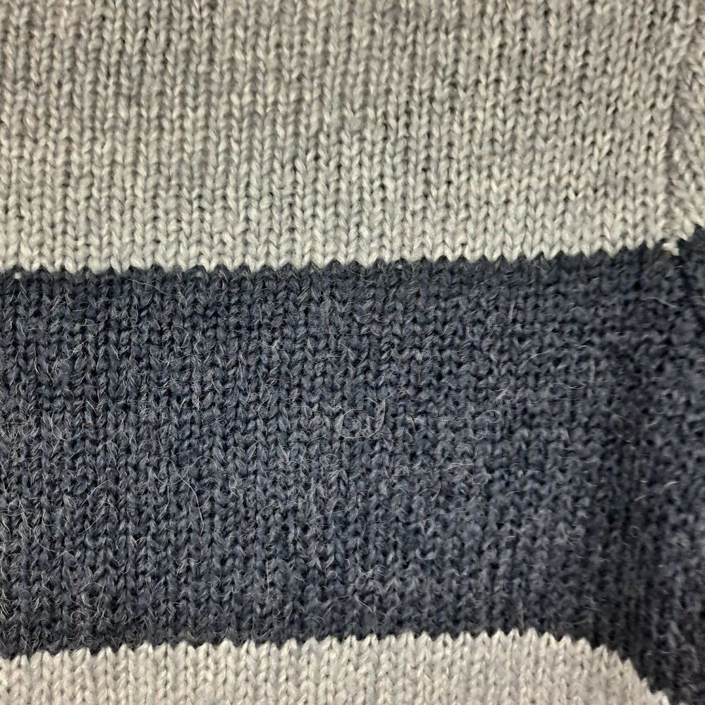 Gap Ladies Pullover sweater NWOT - Picture 6 of 10